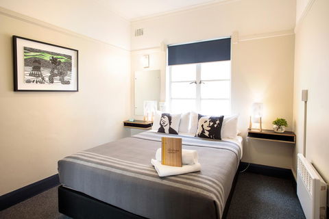 Alabama Hotel Hobart - Sunshine Coast Guide 22
