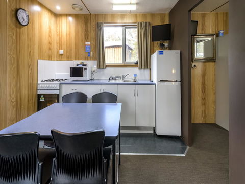Discovery Parks - Cradle Mountain - Sunshine Coast Guide 15