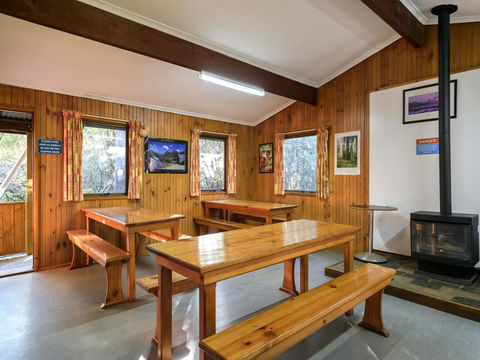 Discovery Parks - Cradle Mountain - Sunshine Coast Guide 12