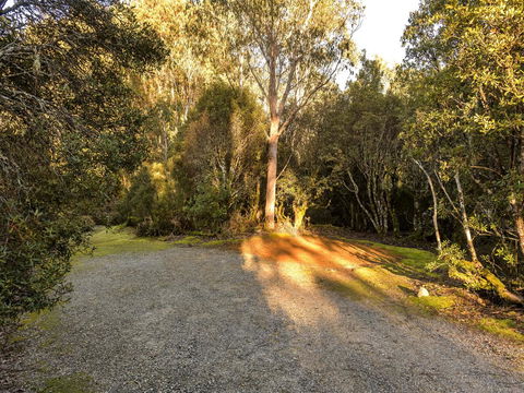 Discovery Parks - Cradle Mountain - Sunshine Coast Guide 2