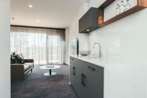Maylands Lodge - Sunshine Coast Guide 29