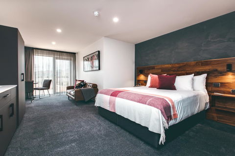 Maylands Lodge - Sunshine Coast Guide 37