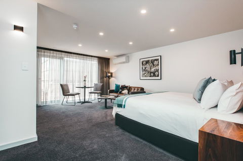 Maylands Lodge - Sunshine Coast Guide 26