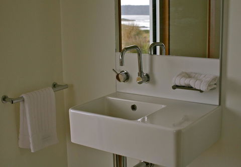 Cloudy Bay Beach House - Sunshine Coast Guide 20