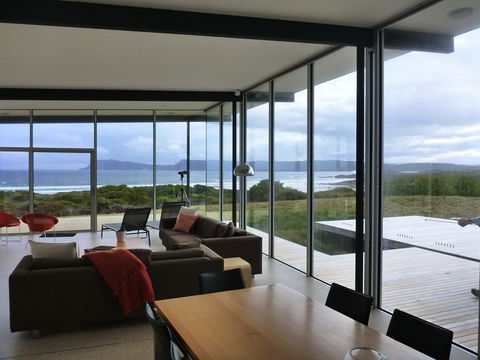 Cloudy Bay Beach House - Sunshine Coast Guide 38