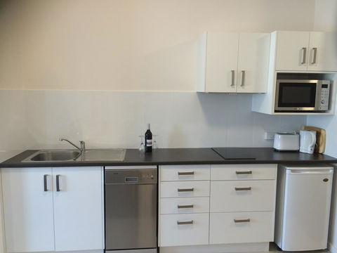 Abel Tasman Airport Motor Inn - Sunshine Coast Guide 36