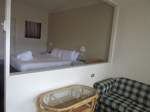 Abel Tasman Airport Motor Inn - Sunshine Coast Guide 26