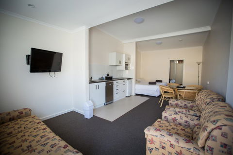 Abel Tasman Airport Motor Inn - Sunshine Coast Guide 38