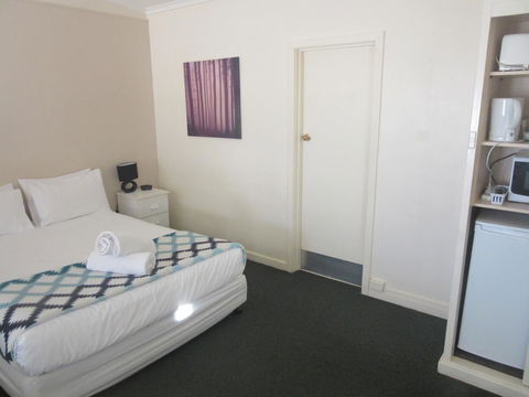 Abel Tasman Airport Motor Inn - Sunshine Coast Guide 25