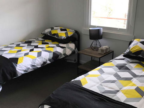 Derby Digs Cottage - Sunshine Coast Guide 2