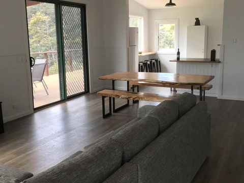 Derby Digs Cottage - Sunshine Coast Guide 4