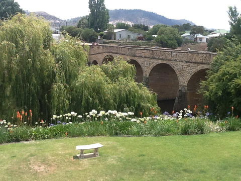 The Mill House Cottage - Sunshine Coast Guide 1