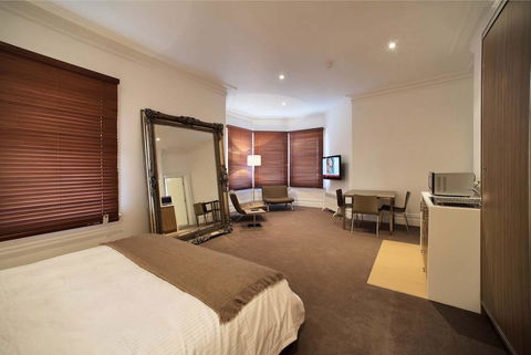 Ikon Hotel - Sunshine Coast Guide 19