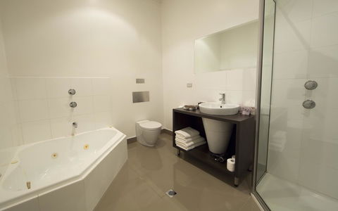 Ikon Hotel - Sunshine Coast Guide 9
