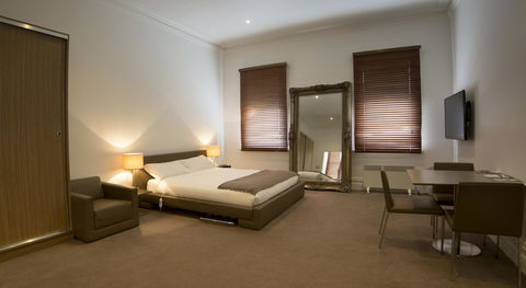 Ikon Hotel - Sunshine Coast Guide 1