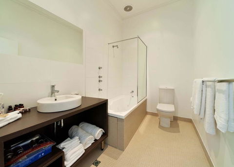 Ikon Hotel - Sunshine Coast Guide 18