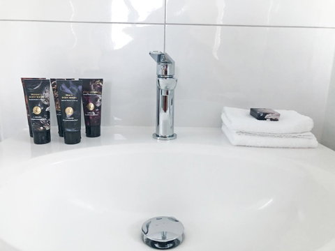 EMBRACING EVANDALE - Hosted By L'Abode Accommodation - Sunshine Coast Guide 24