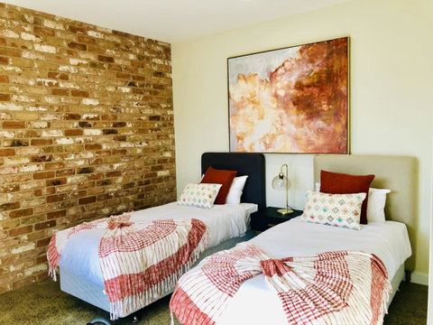 EMBRACING EVANDALE - Hosted By L'Abode Accommodation - Sunshine Coast Guide 15