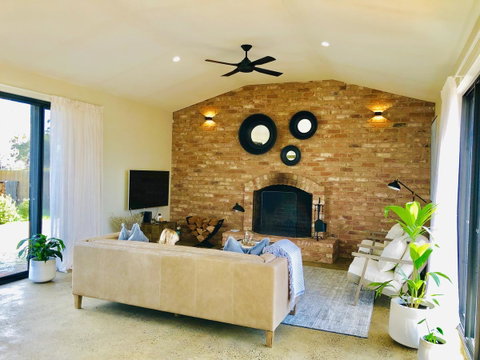 EMBRACING EVANDALE - Hosted By L'Abode Accommodation - Sunshine Coast Guide 7