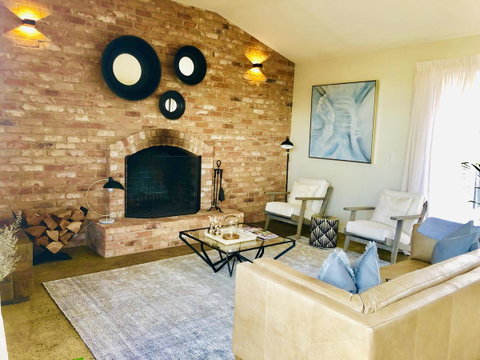 EMBRACING EVANDALE - Hosted By L'Abode Accommodation - Sunshine Coast Guide 10