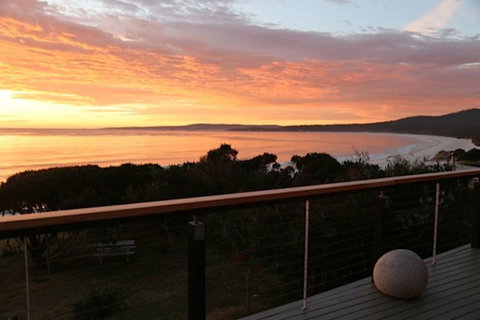 Driftwood Bay Of Fires - Sunshine Coast Guide 1