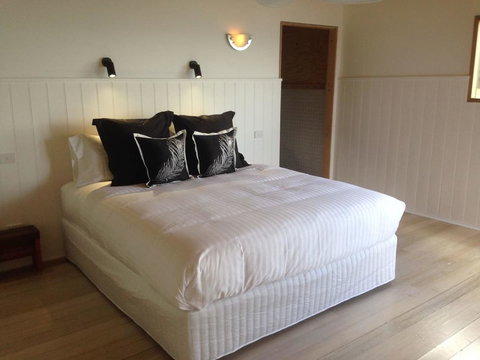 Driftwood Bay Of Fires - Sunshine Coast Guide 13