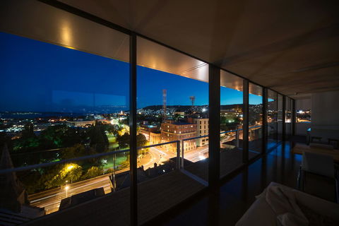 Avalon City Retreat - Sunshine Coast Guide 18