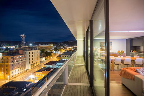 Avalon City Retreat - Sunshine Coast Guide 15