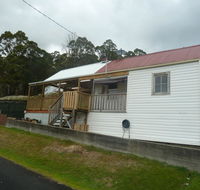Riders Hut - Derby - Sunshine Coast Guide