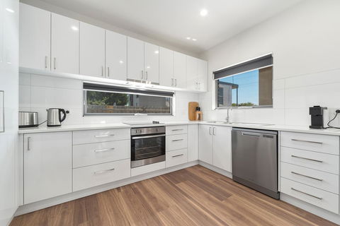 Rosewater Townhouses Dromana - Sunshine Coast Guide 17