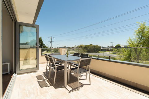 Rosewater Townhouses Dromana - Sunshine Coast Guide 27
