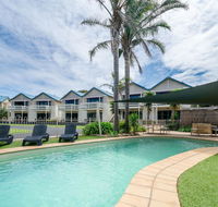 Boathouse Resort Studios and Suites - Sunshine Coast Guide