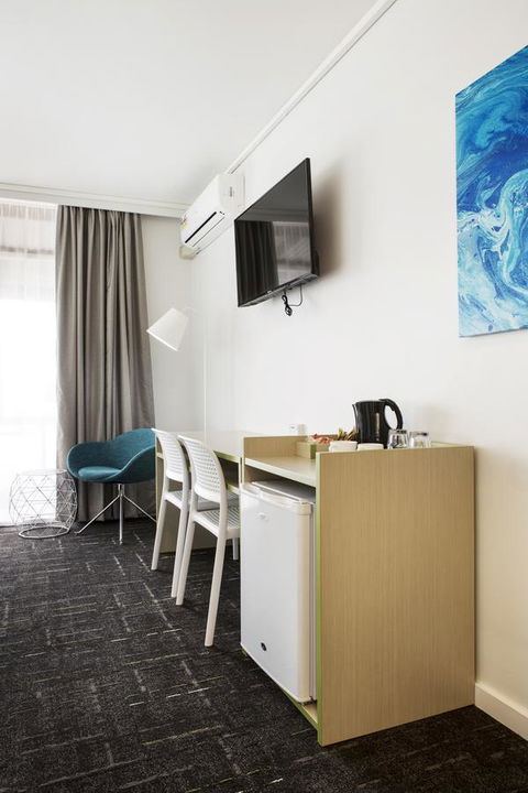 Nightcap At Sandringham Hotel - Sunshine Coast Guide 14