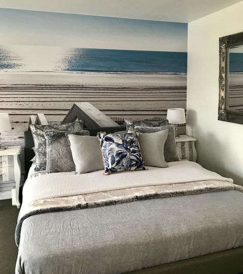 Lorne World - Sunshine Coast Guide 10