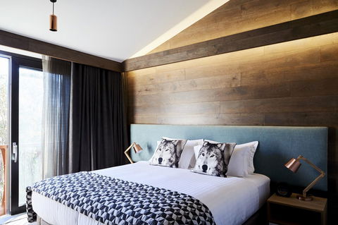 Astra Falls Creek - Sunshine Coast Guide 1