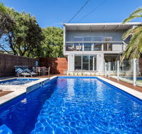 Front Beach House - Sunshine Coast Guide