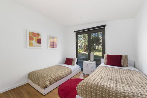 Apollo Bay Cottages - Sunshine Coast Guide 15