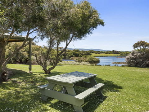 Apollo Bay Cottages - Sunshine Coast Guide 6