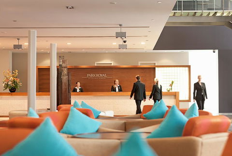 PARKROYAL Melbourne Airport - Sunshine Coast Guide 8