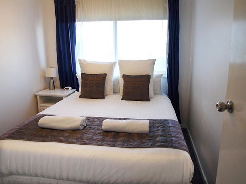 Mornington Motel - Sunshine Coast Guide 42