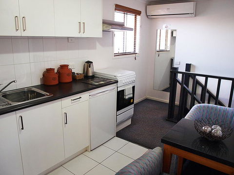 Mornington Motel - Sunshine Coast Guide 41