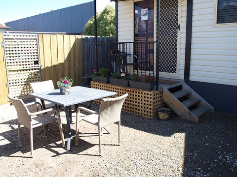 Mornington Motel - Sunshine Coast Guide 24
