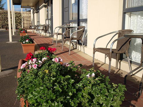 Mornington Motel - Sunshine Coast Guide 34