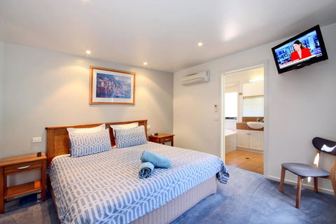 Anchorage Motel & Villas Lorne - Sunshine Coast Guide 2