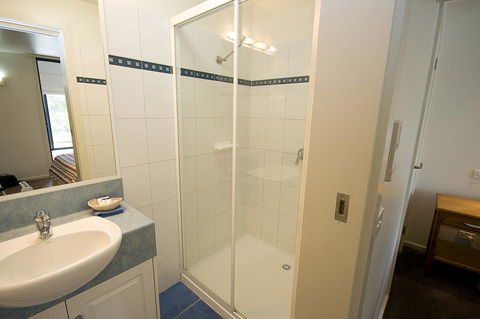 Anchorage Motel & Villas Lorne - Sunshine Coast Guide 16