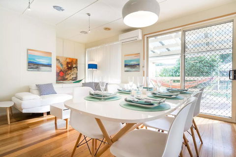 Nautique Beach House - Sunshine Coast Guide 0