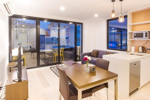 Spencer Street Apartments - Sunshine Coast Guide 2
