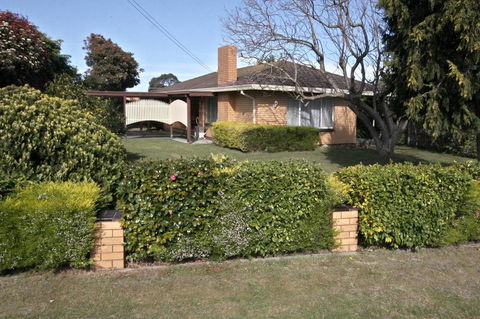 Jacaranda House - Sunshine Coast Guide 0