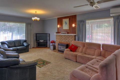 Jacaranda House - Sunshine Coast Guide 1