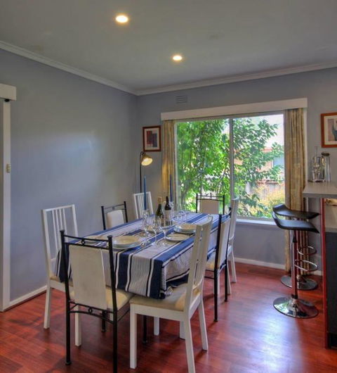 Jacaranda House - Sunshine Coast Guide 3